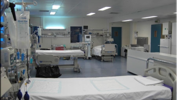 Καταρρέουν οι εντατικές! 40 ασθενείς αναζητούν καθημερινά ένα κρεβάτι ΜΕΘ