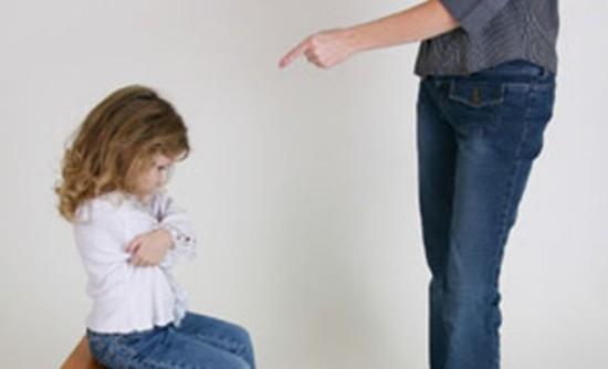 Τα 10 συχνότερα ψέματα που λένε οι γονείς στα παιδιά