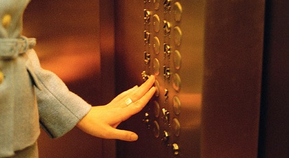 Τα ασανσέρ έχουν περισσότερα μικρόβια από τις δημόσιες τουαλέτες