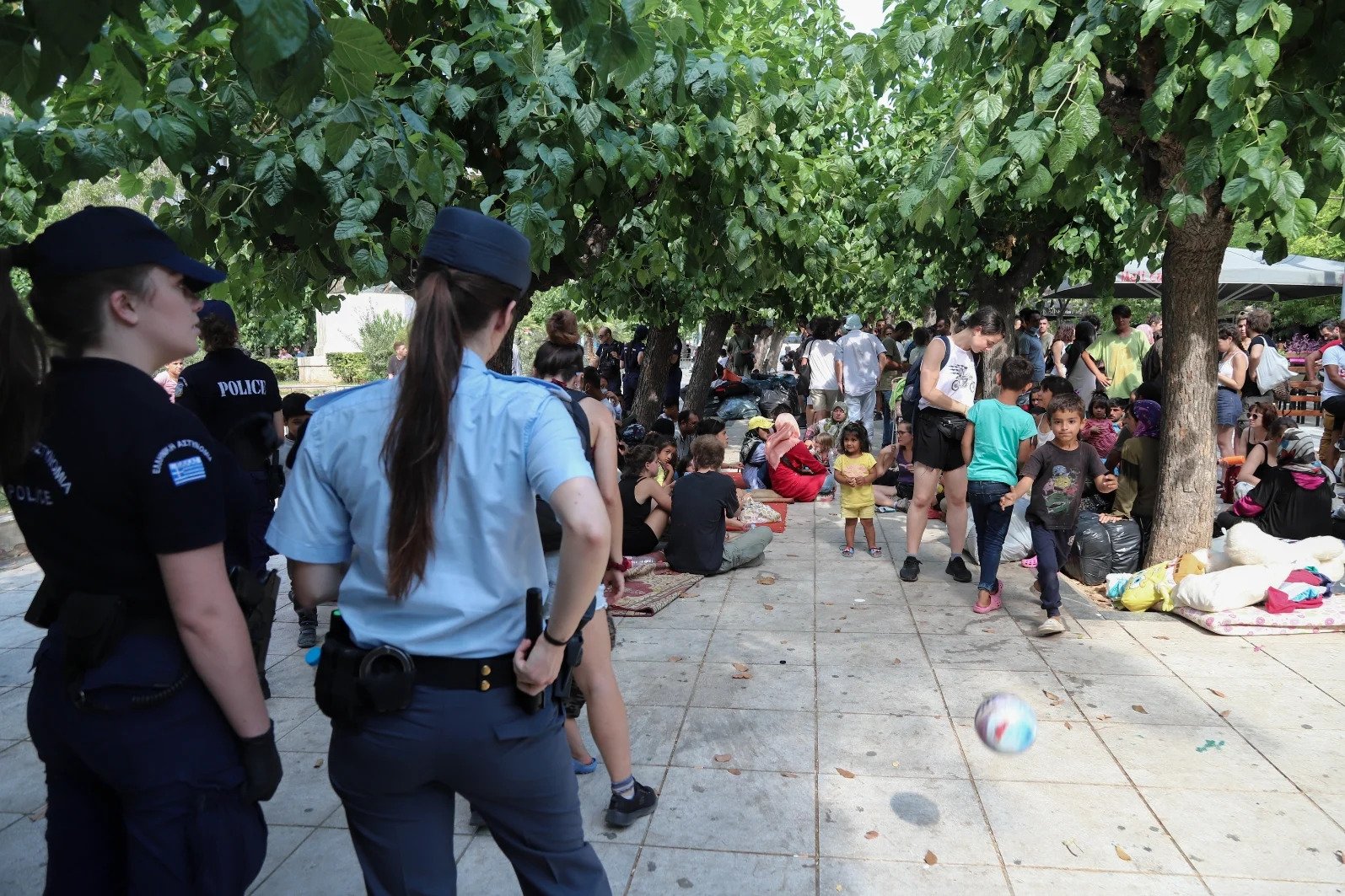 Οι παράνομοι μετανάστες σέρνουν την Αττική σε lockdown: Το 50% των κρουσμάτων και νοσηλευομένων είναι αλλοδαποί