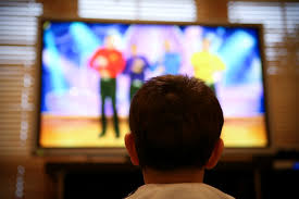 Ένοχη η τηλεόραση για την παιδική παχυσαρκία