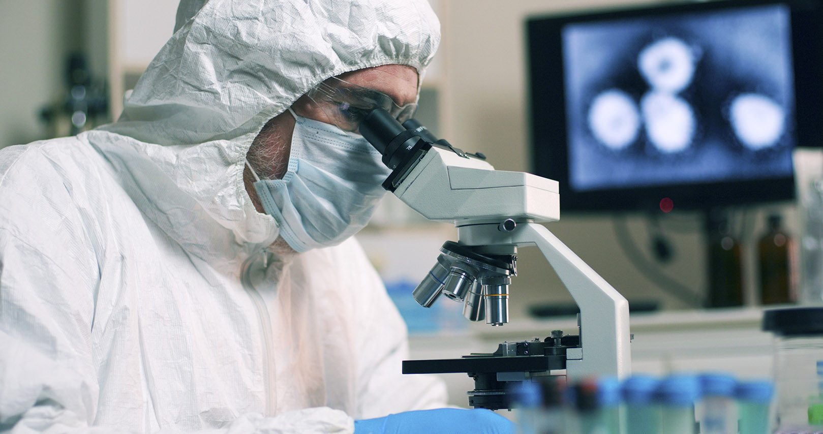 Regeneron Pharmaceuticals: «Κοκτέιλ» αντισωμάτων μείωσε το ιικό φορτίο και βελτίωσε τα συμπτώματα του κορωνοϊού