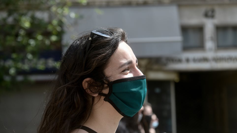 Αυτό είναι το πρόστιμο που θα επιβάλλεται για τη μη χρήση μάσκας στους εξωτερικούς χώρους