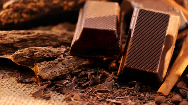 Γιατί η σκούρα σοκολάτα προστατεύει την καρδιά μας;