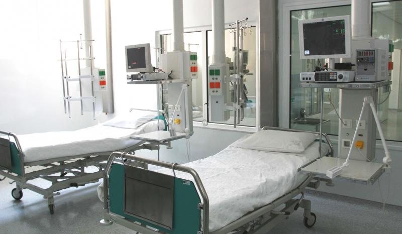 ΠΑΣΟΚ και ΣΥΡΙΖΑ μαλώνουν ποιος διαχειρίζεται καλύτερα τα δημόσια νοσοκομεία
