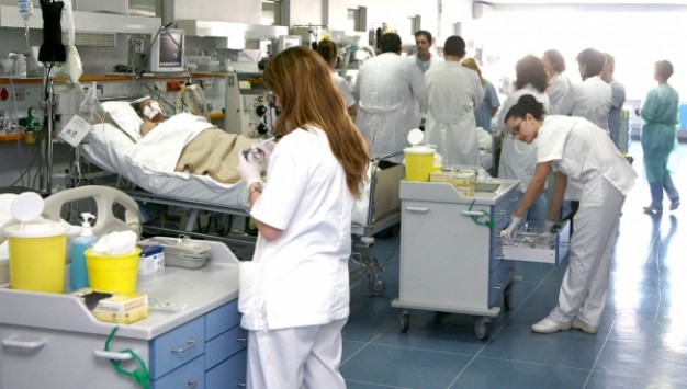 Σύλληψη 15 παράνομων αλλοδαπών αποκλειστικών σε νοσοκομείο της Αθήνας
