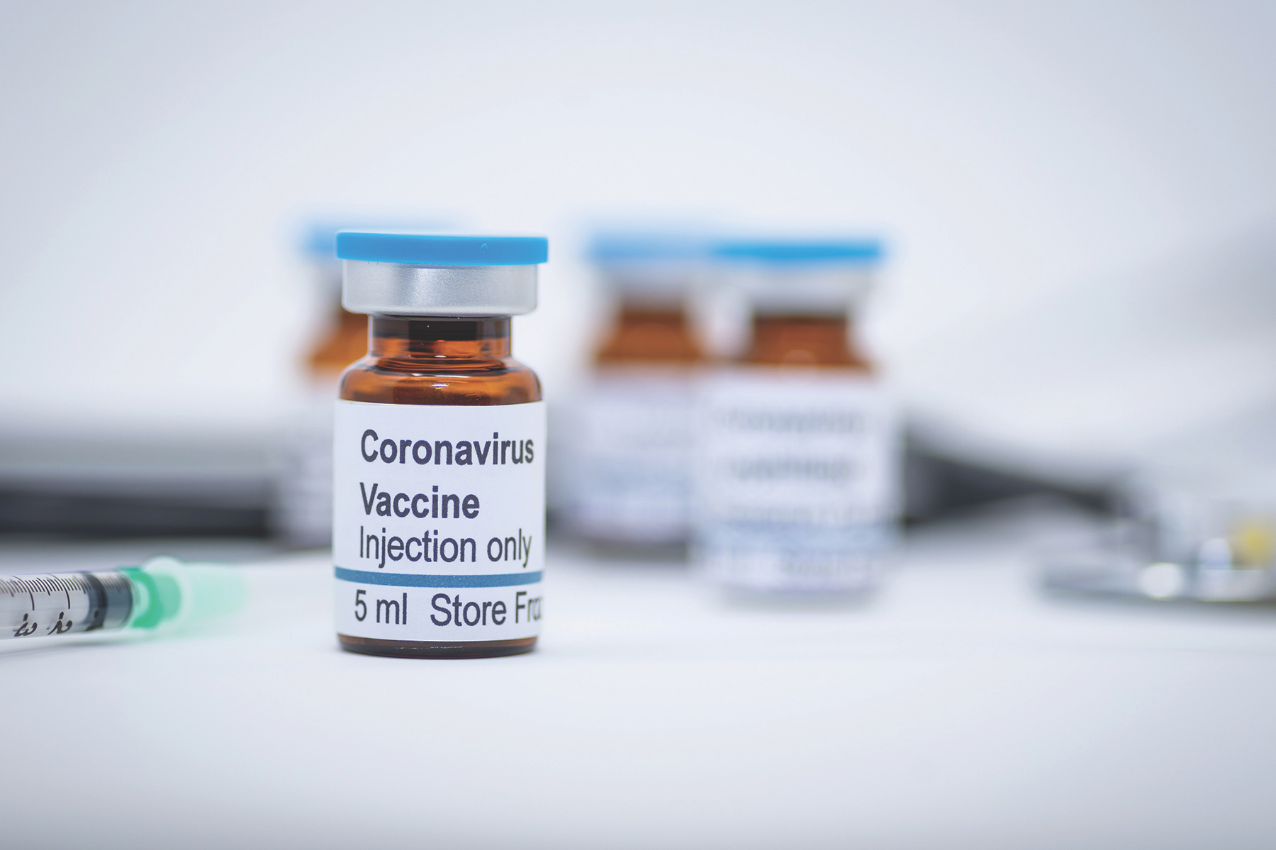 Τι έπαθε η εθελόντρια που έκανε το εμβόλιο για τον κορωνοϊό της AstraZeneca