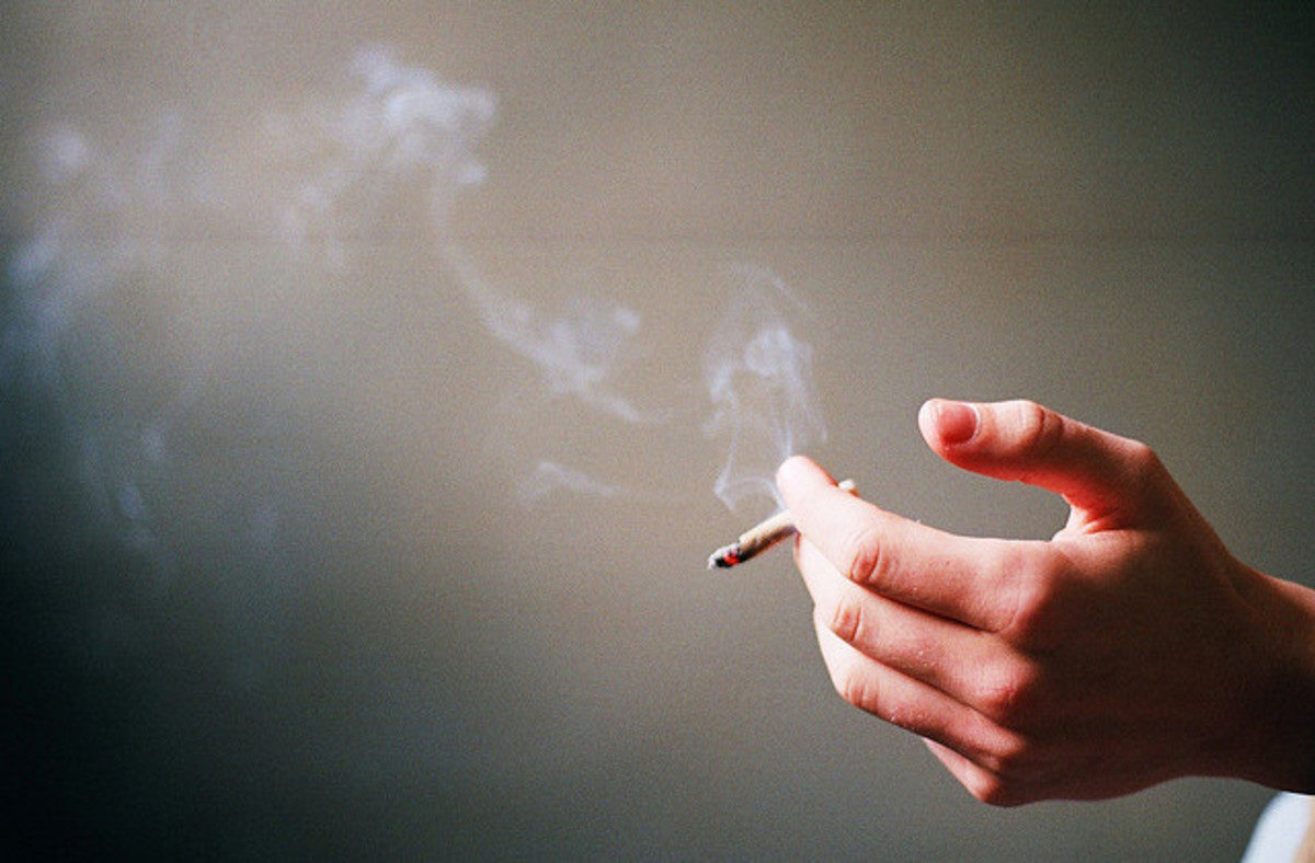 Kάπνισμα και κιρτίνισμα στα δάχτυλα: Πώς να το ξεφορτωθείτε
