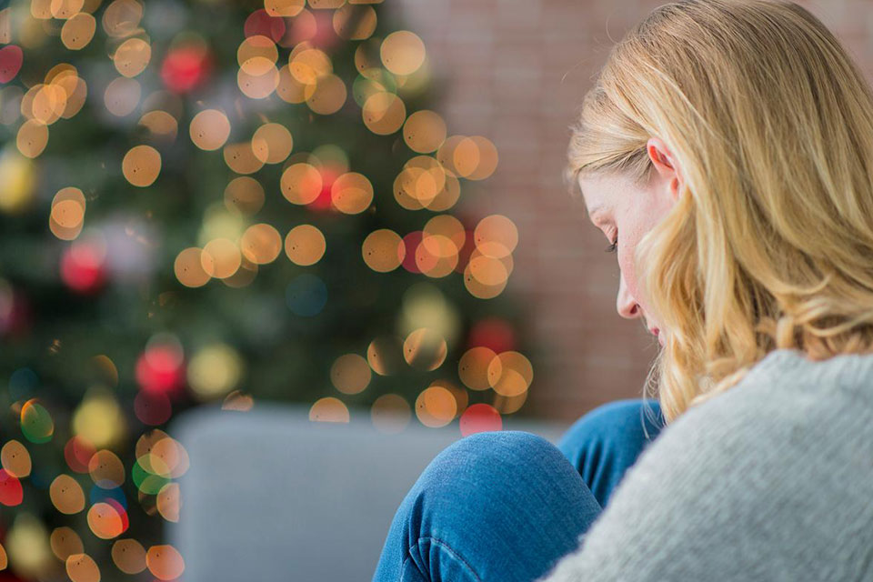Τί είναι η κατάθλιψη Χριστουγέννων; Πώς να την καταπολεμήσουμε;