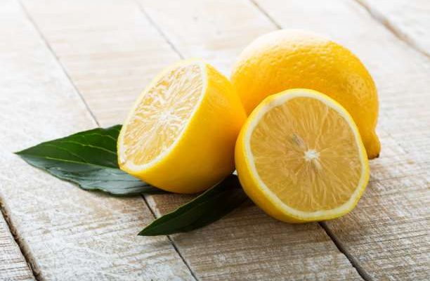 Λεμόνι: Όλα τα οφέλη του για τον οργανισμό + 2 υπερτέλειες συνταγές λεμονιού