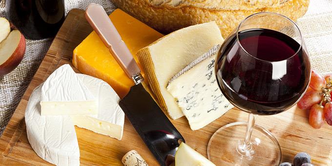 Η κατανάλωση κρασιού & τυριού καταπολεμούν το Αλτσχάιμερ