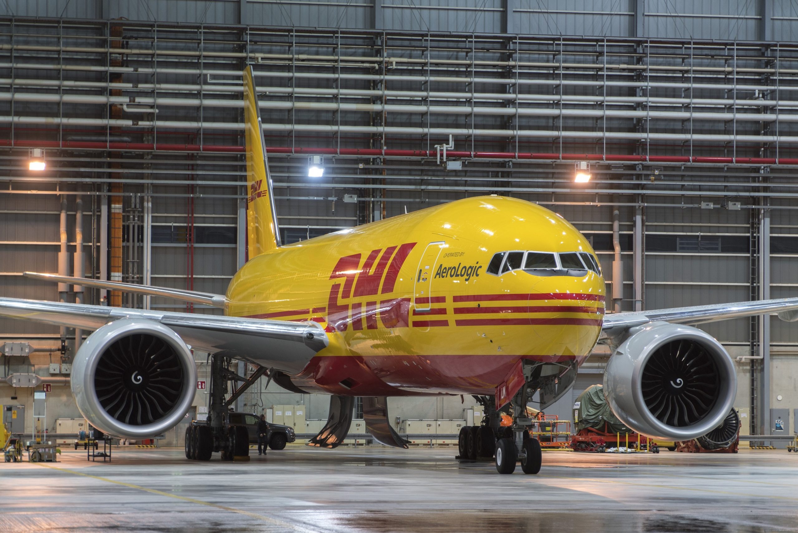 DHLExpress: Ενισχύει τον στόλο της με επιπλέον οκτώ φορτηγά αεροσκάφη Boeing 777