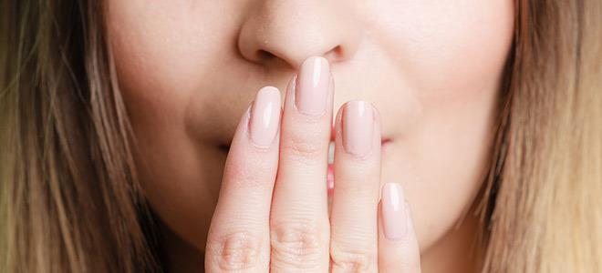 Κακοσμία στόματος και διατροφή: Πού οφείλεται και πως να την αντιμετωπίσετε