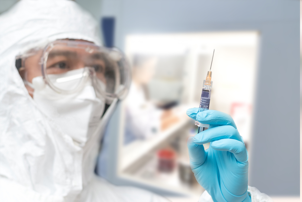 Τι γνωρίζουμε για το νέο εμβόλιο και γιατί να εμβολιαστούμε