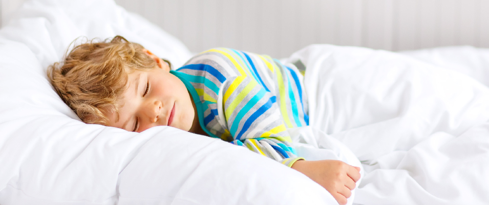 Όλα όσα πρέπει να γνωρίζετε για τον ύπνο του παιδιού σας ανά ηλικία