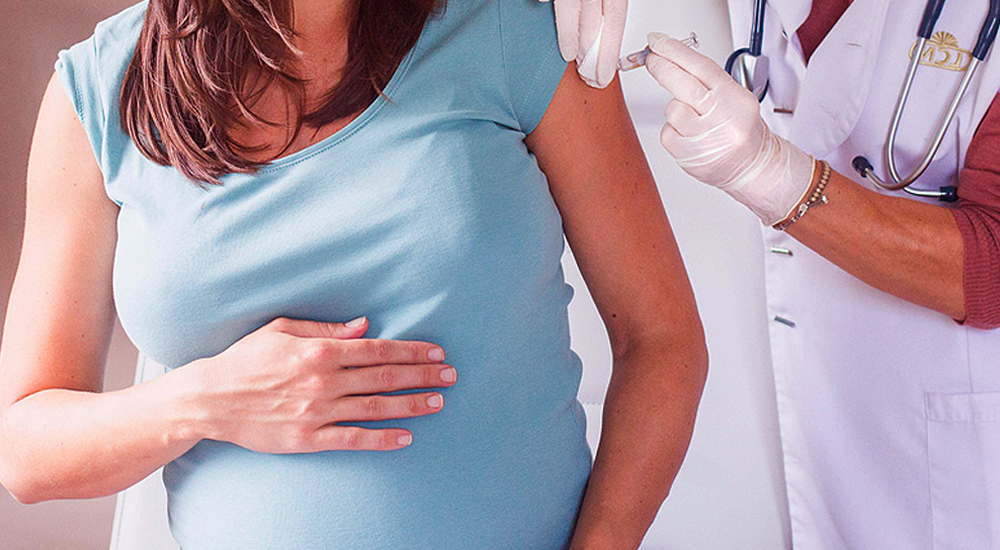 Εγκυμοσύνη: Επιπλοκές και εμβολιασμός στην πανδημία COVID-19