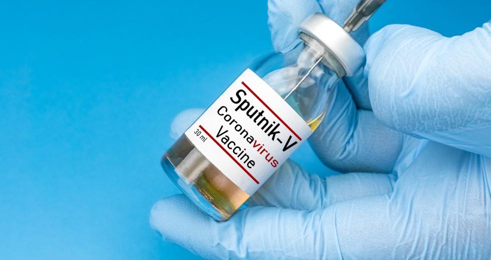 Η Ρωσία προσφέρει 100 εκατ. εμβόλια Sputnik V στην ΕΕ