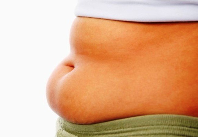 Επίμονο λίπος στην κοιλιά: Σημάδια ότι φταίνε οι ορμόνες σας (εικόνες)