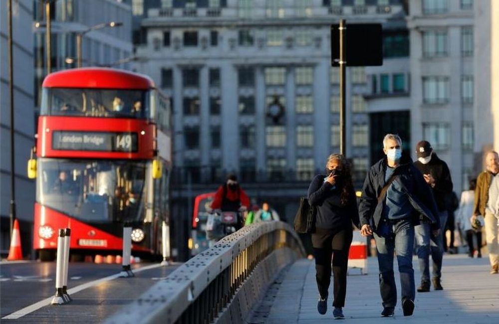 Ένας στους 30 πολίτες του Λονδίνου έχουν μολυνθεί από το νέο στέλεχος του κορωνοϊού