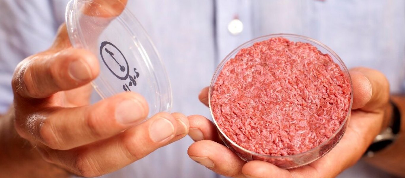 Μπιλ Γκέιτς: «Σύντομα θα επιβληθεί το συνθετικό κρέας – Θα συνηθίσετε τη διαφορά στην γεύση»