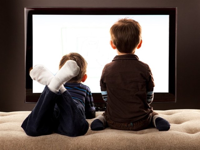 Νέα έρευνα: Η μείωση της τηλεόρασης μπορεί να αποτρέψει 1 στους 10 θανάτους από στεφανιαία νόσο