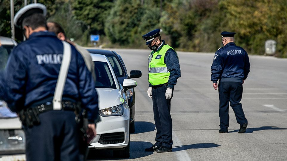 Lockdown: Πιθανή απελευθέρωση των πολιτών για μετακίνηση από νομό σε νομό – Τι αναμένεται για λιανεμπόριο σχολεία και εστίαση