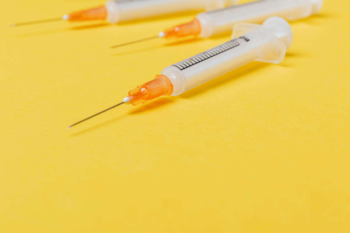 Ινφλιξιμάμπη: Πώς επηρεάζει την απόκριση αντισωμάτων στην COVID-19 και τα εμβόλια