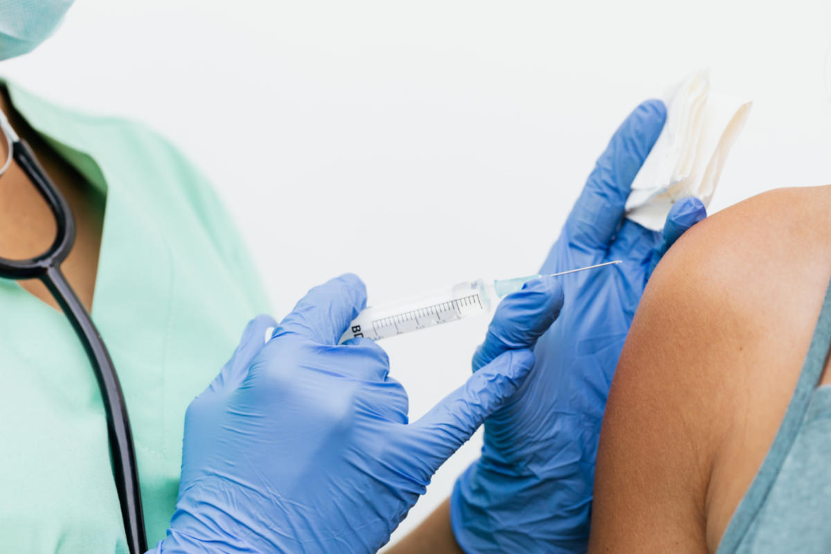 Μπορούν τα εξουδετερωτικά αντισώματα του εμβολιασμού να αντιμετωπίσουν τα νεότερα στελέχη του SARS-CoV-2;