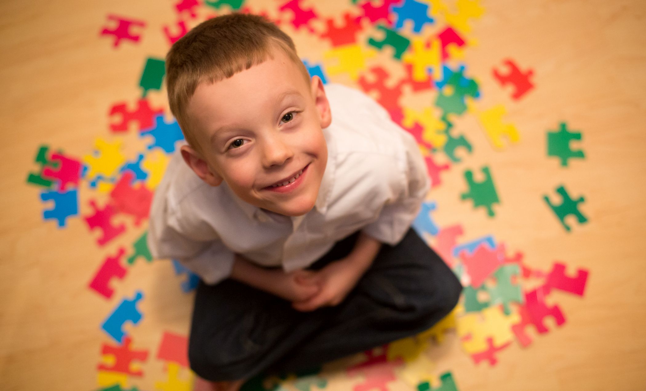 Αυτισμός: Πώς κάνουν την εμφάνισή τους τα πρώτα σημάδια στο παιδί