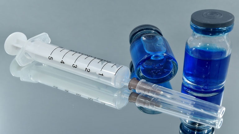 Ιταλία: Δυο νέα εμβόλια κατά του κορωνοϊού το ένα το λένε Takis!
