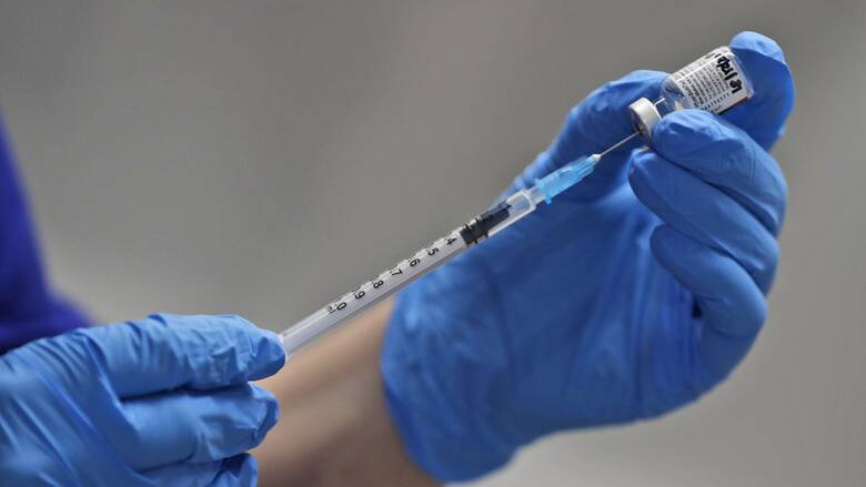 Χιλιάδες εμβολιασμένοι με τη 2η δόση νοσούντες με κορωνοϊό στην Ελλάδα! – Τι παραδέχθηκε ο Άκης Σκέρτσος