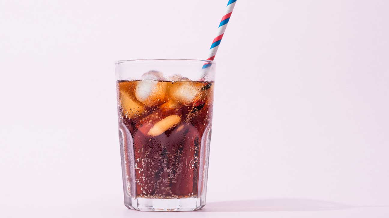 Mπορείτε να πιείτε αναψυκτικά χωρίς ζάχαρη κατά τη διάρκεια της διαλειμματικής νηστείας;