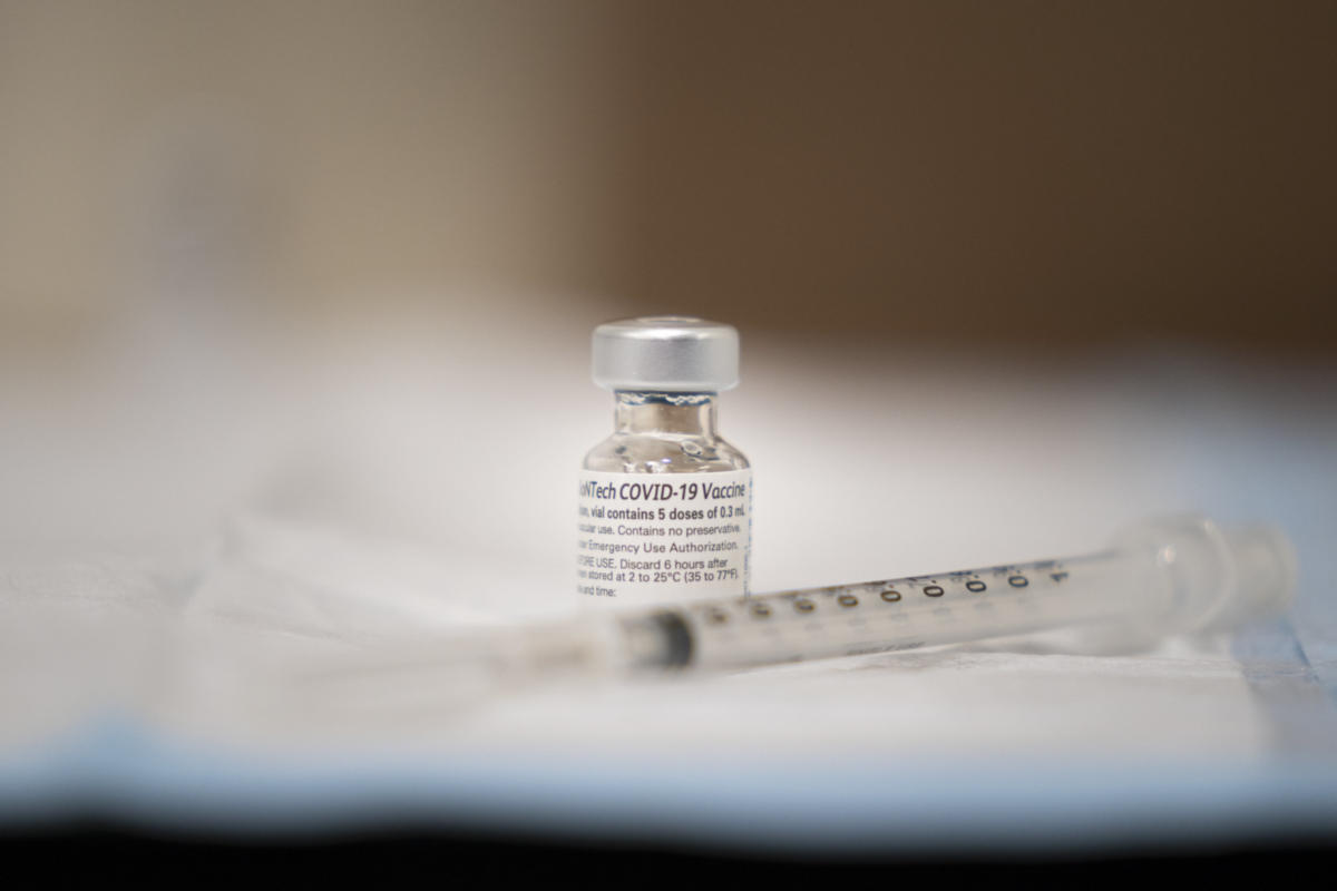 Γιατί τα εμβόλια της COVID-19 είναι πιο αποτελεσματικά στους άνδρες;