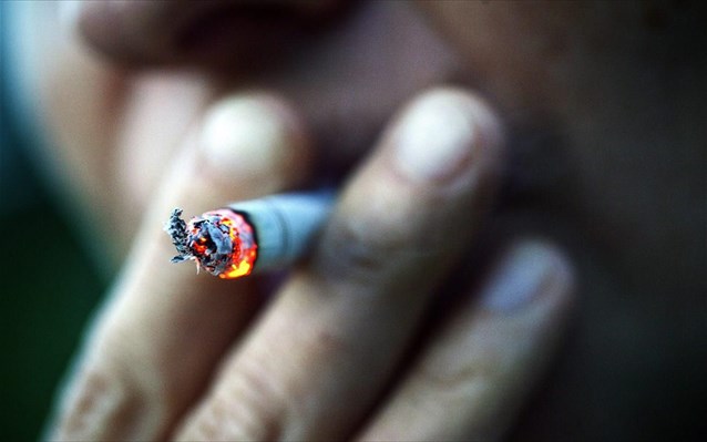 Έρευνα: Σε ιστορικό υψηλό 1,1 δισ. ο αριθμός των καπνιστών