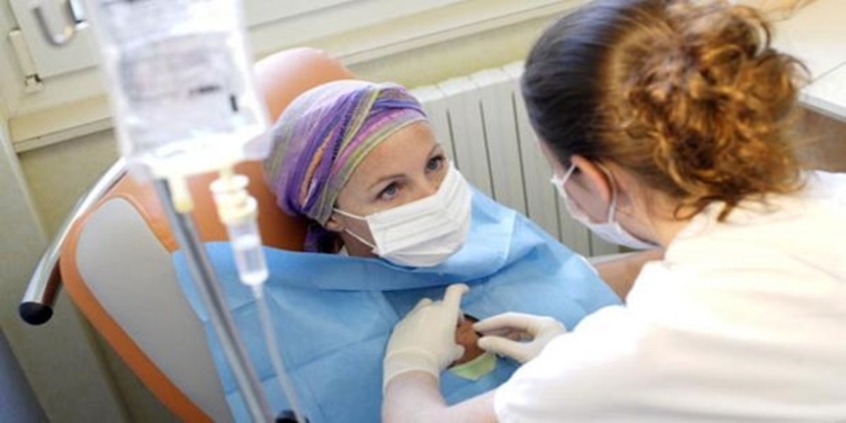 Μελέτη ΕΚΠΑ: Μειωμένη παραγωγή αντισωμάτων έναντι του SARS-CoV-2 σε ασθενείς με καρκίνο που λαμβάνουν ανοσοθεραπεία