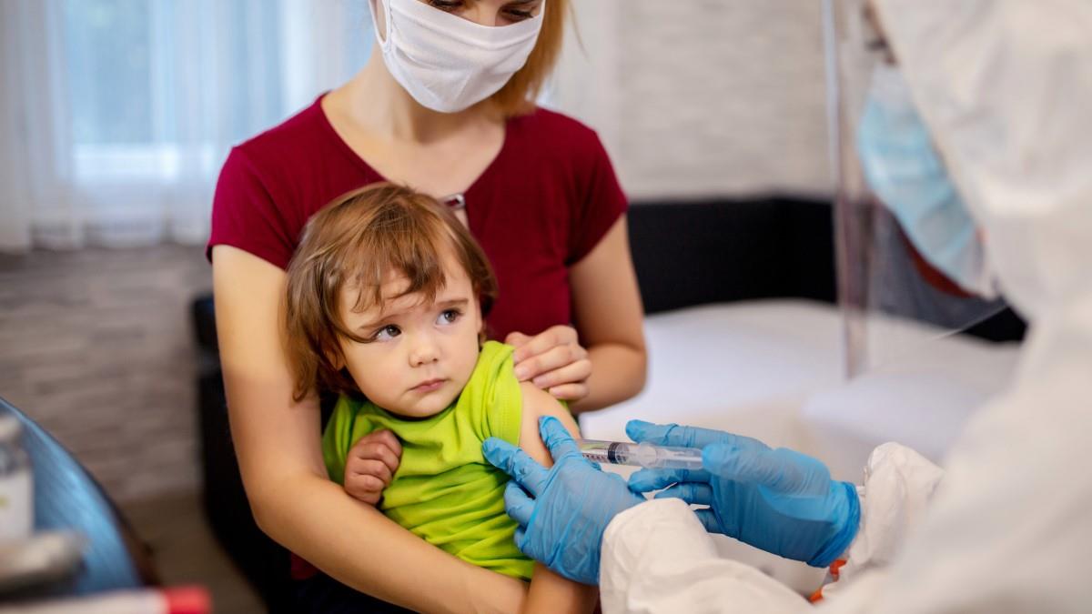Pfizer: Νέες κλινικές δοκιμές του εμβολίου ακόμη και σε βρέφη 6 μηνών
