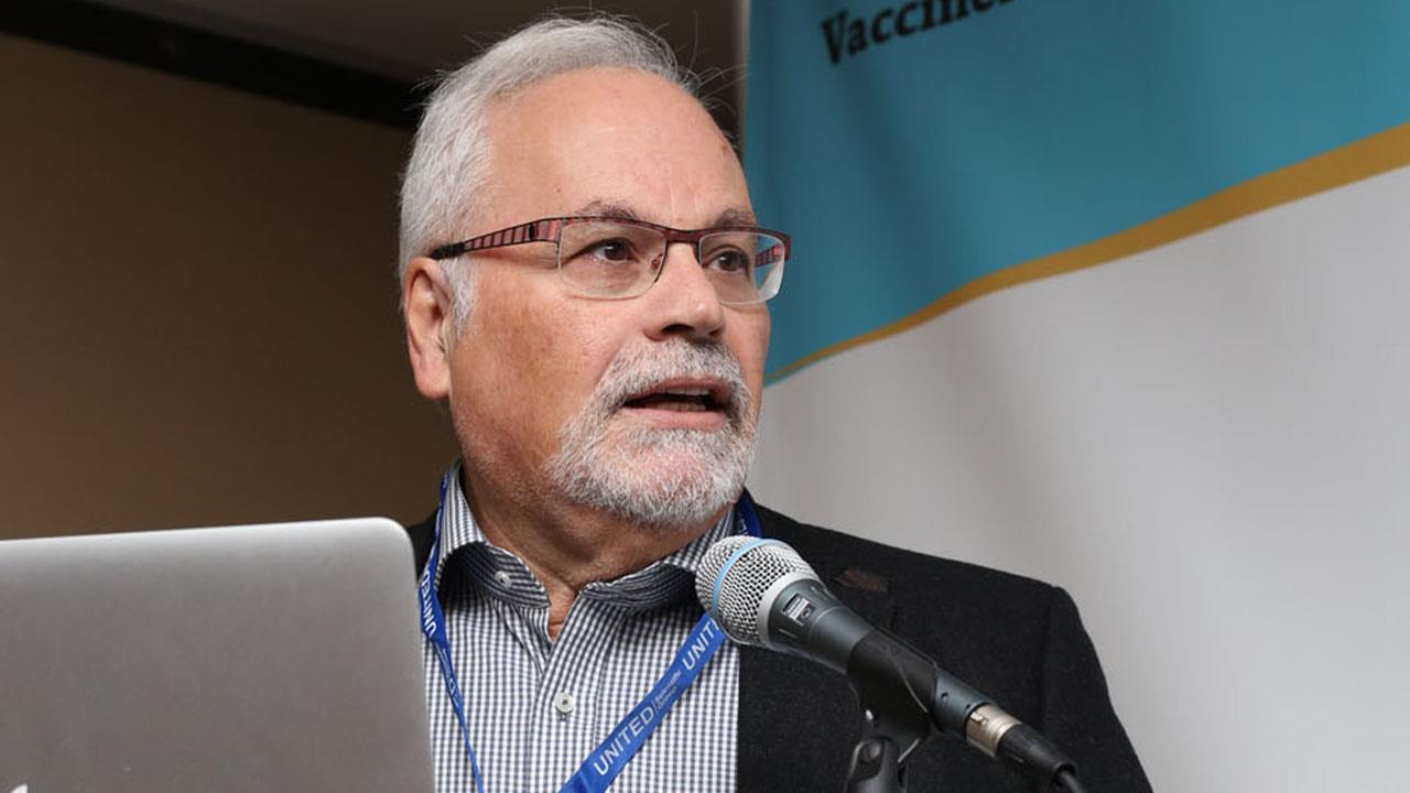 Γ.Παυλάκης σε Α.Πορτοσάλτε: «Λέγατε να κόψουν τον λαιμό τους όσοι δεν κάνουν εμβόλια» – Τον έκοψαν άρον-άρον