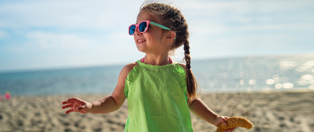 Παιδί και γυαλιά ηλίου: Όσα πρέπει να γνωρίζουν οι γονείς