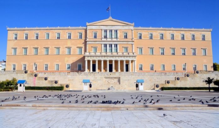 Υπερψηφίστηκε το ψηφιακό πιστοποιητικό COVID-19