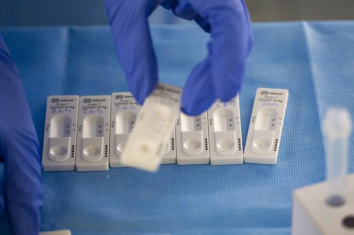 ΕΟΔΥ: 22.633 rapid test και 643 κρούσματα στις 12 Ιουλίου