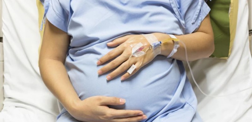 33χρονη έγκυος διασωληνωμένη στο Παπαγεωργίου με κορωνοϊό