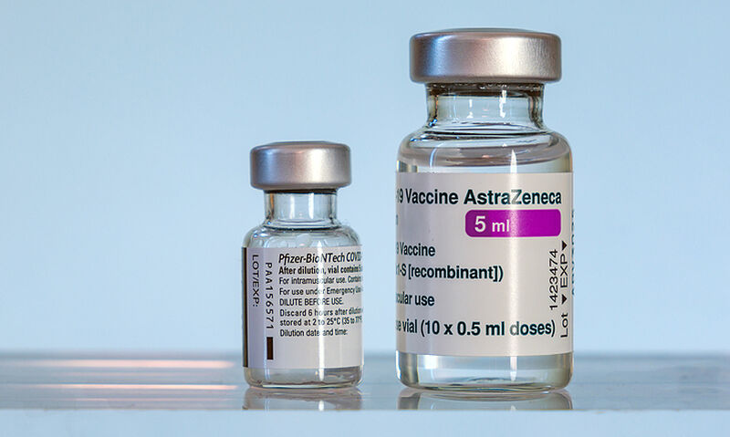 COVID-19: Αποτελεσματικές οι 2 δόσεις εμβολίων Pfizer ή AstraZeneca κατά του στελέχους “Δέλτα”