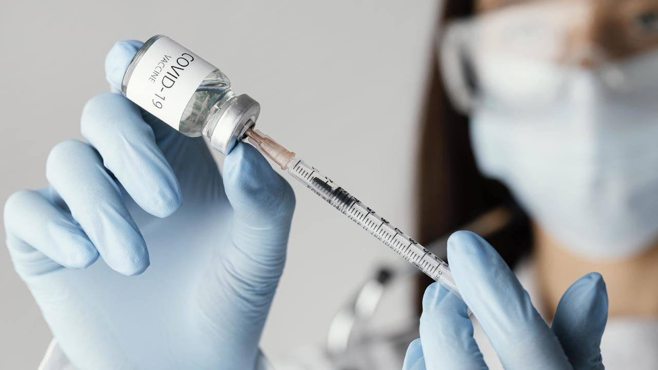 Εμβόλια COVID-19: Μπορούν οι ενισχυτικές δόσεις να περιορίσουν την εξάπλωση του στελέχους Δέλτα;