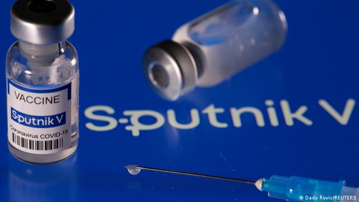 Η μη έγκριση του Sputnik V από τον Π.Ο.Υ. στέλνει τους Ρώσους για εμβόλιο στο εξωτερικό