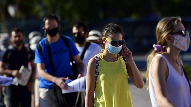 Υποχρεωτική μασκοφορία μέχρι την άνοιξη του 2022 προανήγγειλε η Μ.Παγώνη