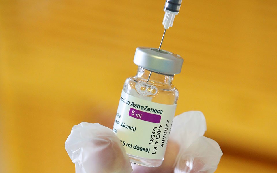 EMA: Πιθανή παρενέργεια του εμβολίου της AstraZeneca το σύνδρομο Guillain-Barré