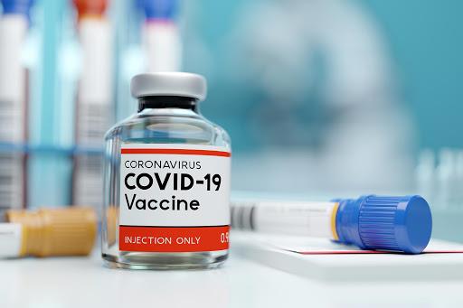 ΕΚΠΑ: Απαντήσεις σε ερωτήματα για την 2η δόση των εμβολίων για τον SARS-CoV-2