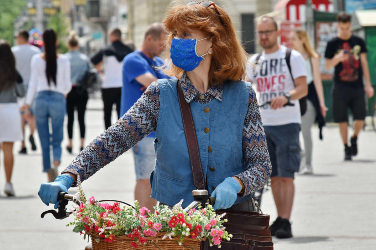 COVID-19: Ποιοι παράγοντες επηρεάζουν τον κίνδυνο λοίμωξης στους εμβολιασμένους;