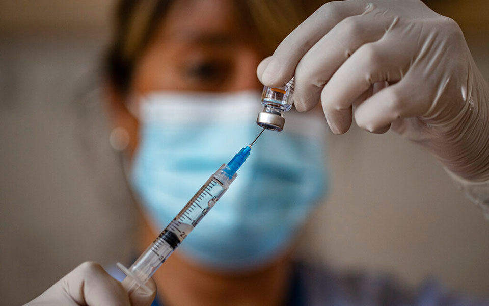 Έρχονται πρώτα sms για την γ’ δόση εμβολιασμού – Πότε ανοίγει η πλατφόρμα ραντεβού