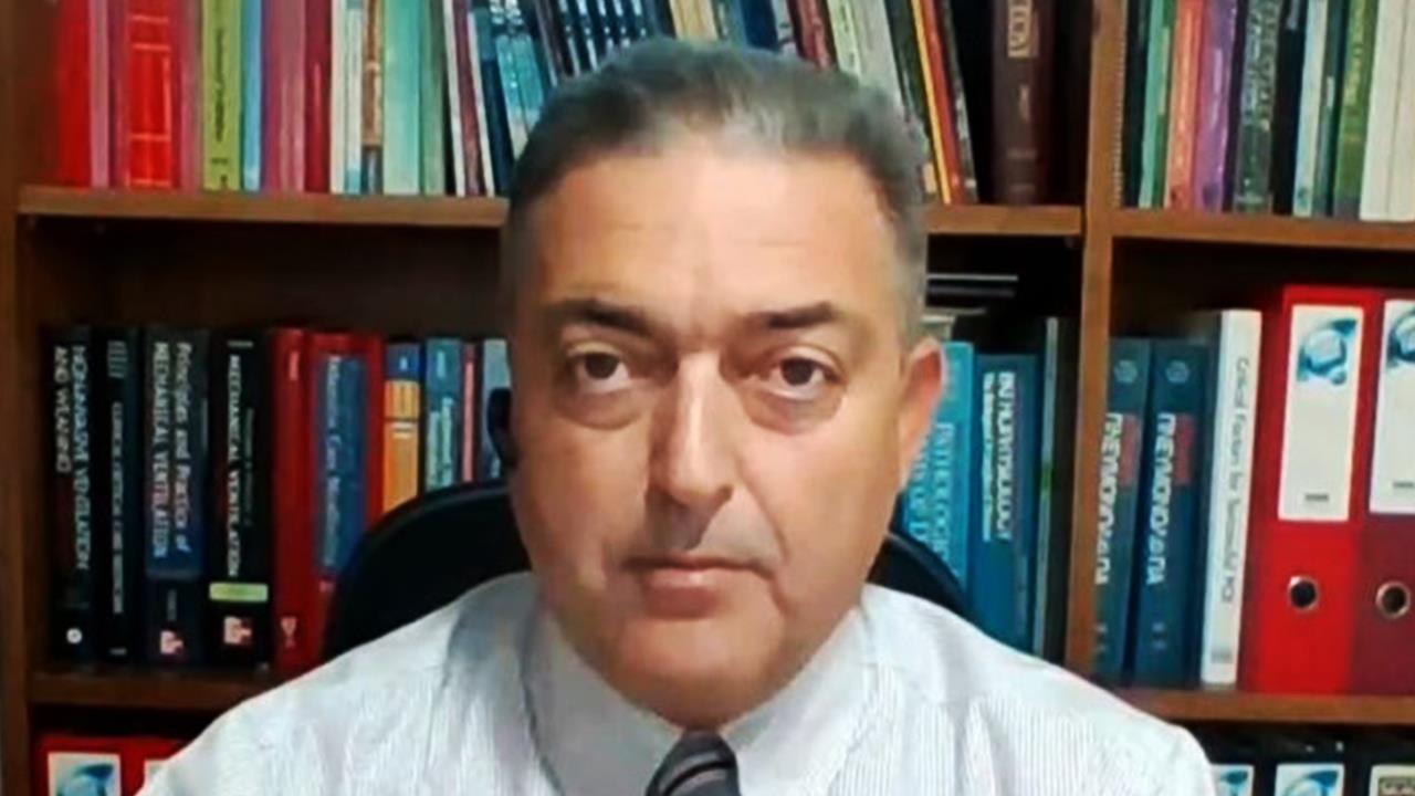 Θ.Βασιλακόπουλος: «Η παρέλαση πρέπει να γίνει μόνο με εμβολιασμένους»
